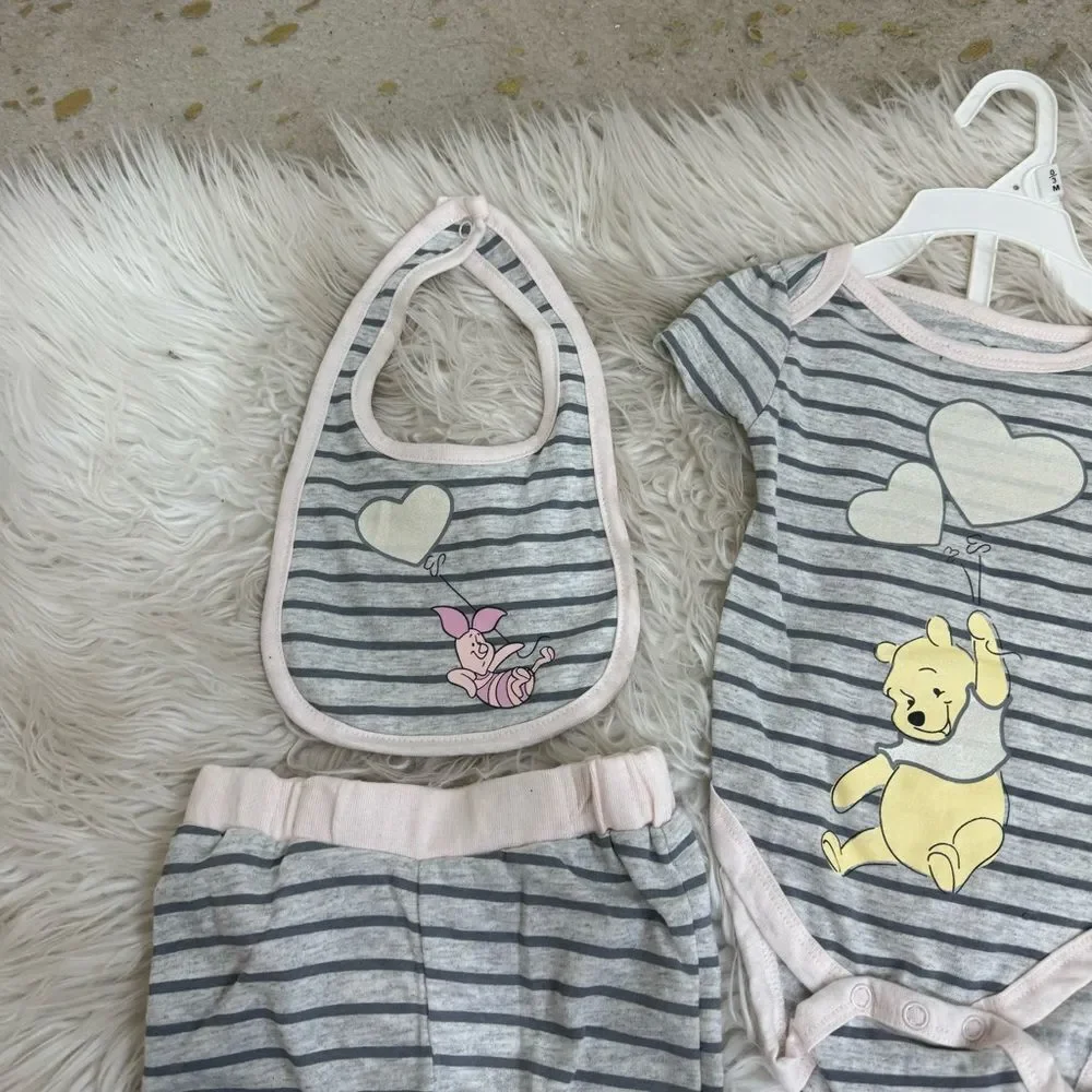 Disney Winnie the Pooh Girls’ Bodysuit, Jogger and Bib Set for Newborn – Grey